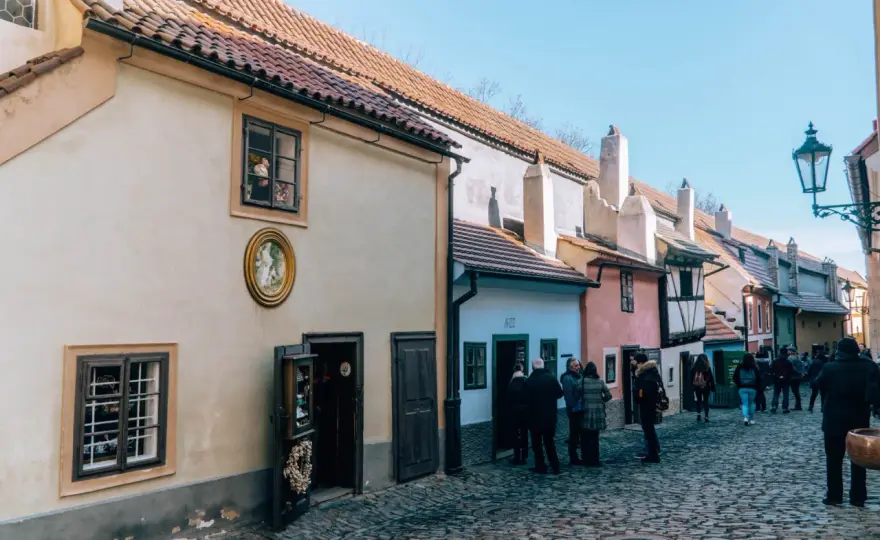 Złota Uliczka w Pradze - Jak zwiedzać Hradczany bez tłumów?