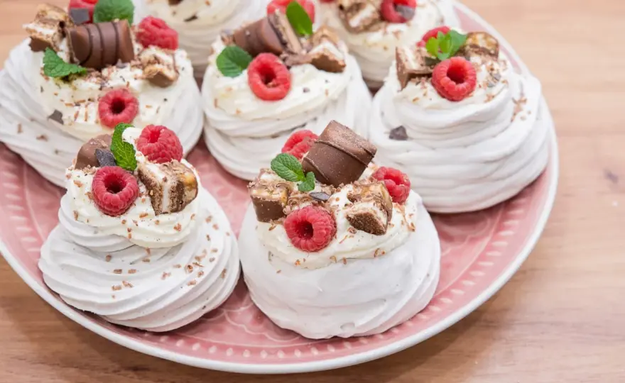 Mini pavlova idealna - jak ją zrobić, by beza była chrupiąca?