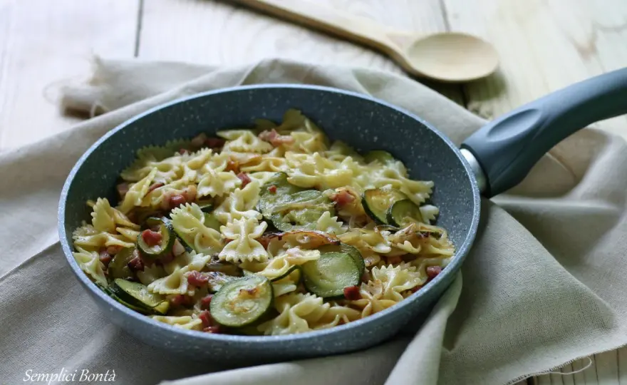 Pasta Zucchine e Pancetta - La ricetta perfetta, senza panna!