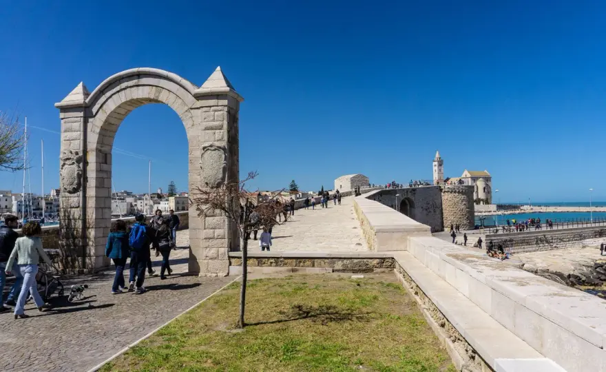 Cosa vedere a Trani - La guida per una visita indimenticabile