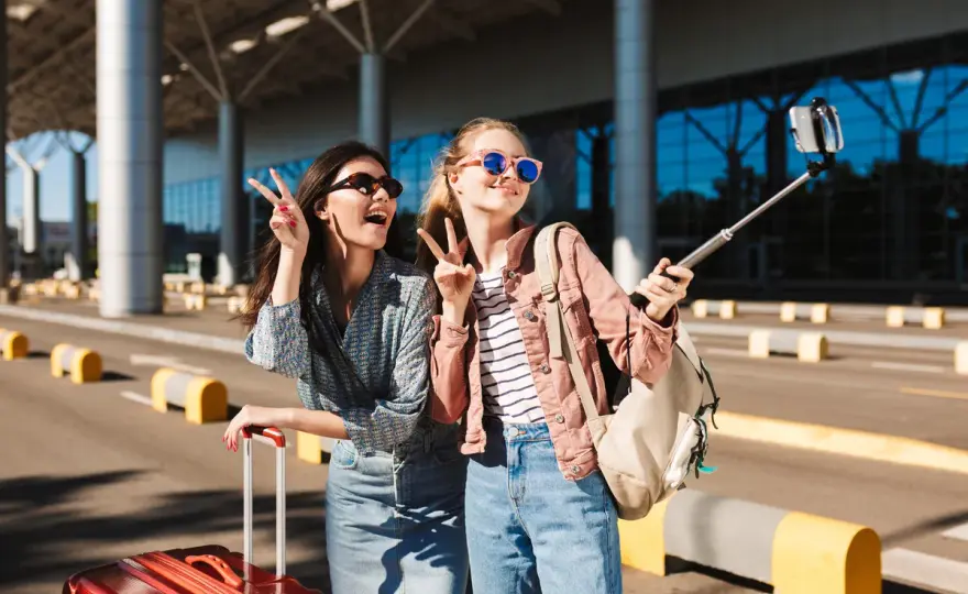 Jak najwygodniej ubrać się do samolotu: kompletny poradnik dla podróżnych