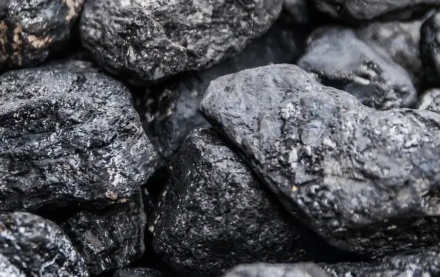 Ekogroszek czy pellet – które paliwo bardziej się opłaca?
