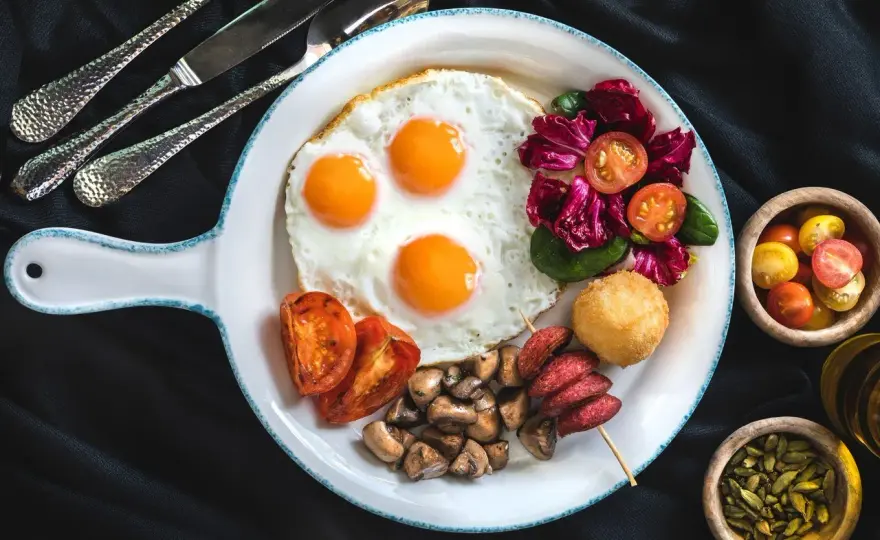 Czy jajka podnoszą cholesterol? Obalamy mity i poznajemy fakty