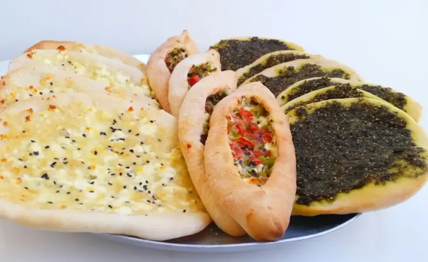 Manakish Zaatar - Baka det perfekta brödet hemma!