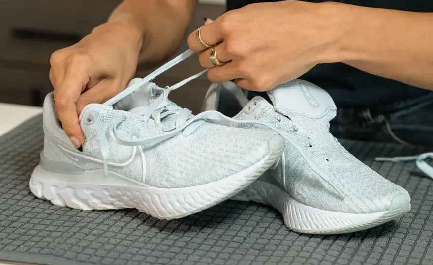 Mesh-Schuhe reinigen - So bleiben sie wie neu!