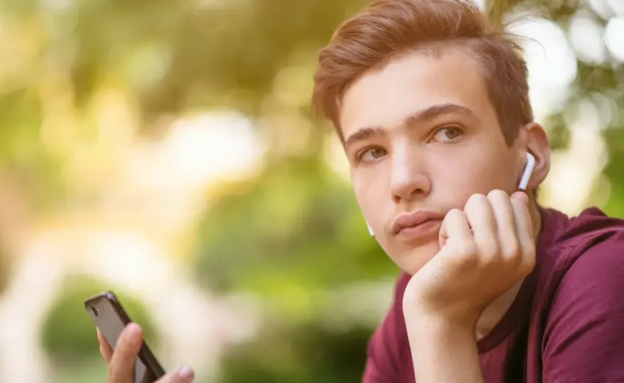 O czym rozmawiać z dziewczyną przez telefon? Proste triki!