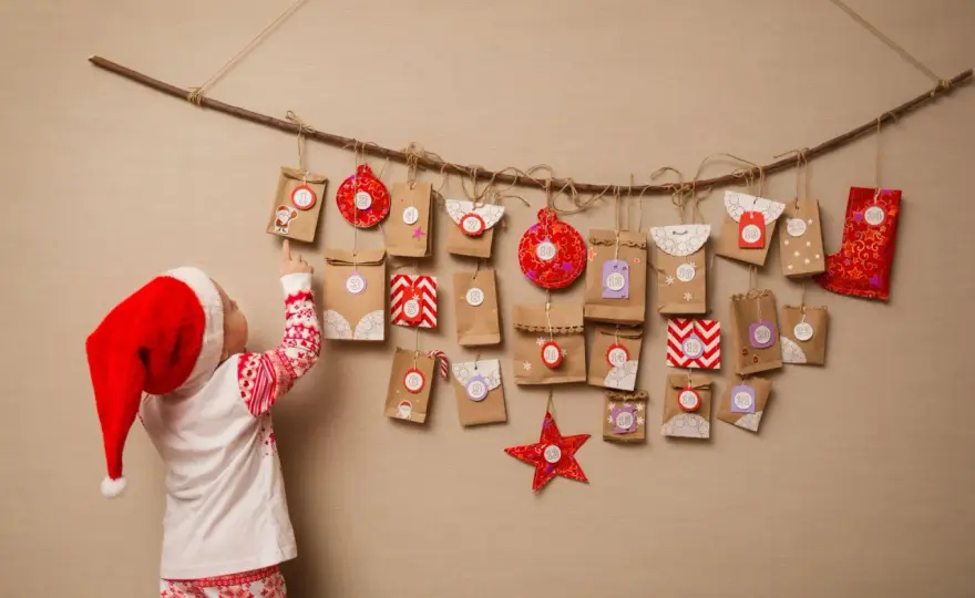 Jak zrobić kalendarz adwentowy z kartonu? DIY krok po kroku