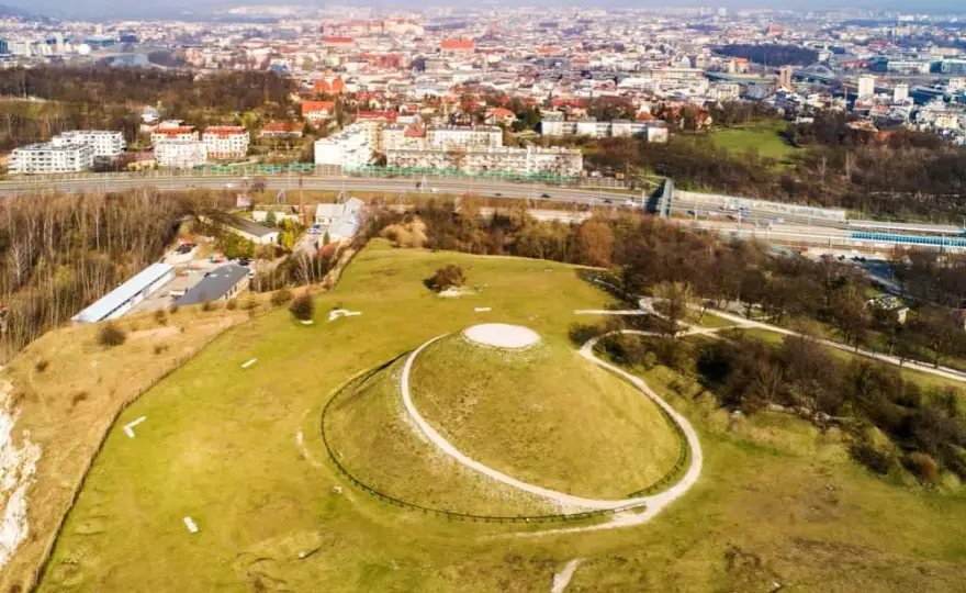 Kraków: Co zwiedzić? Odkryj top atrakcje i ukryte perełki!
