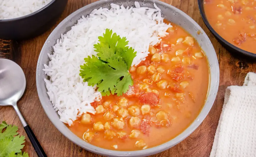 Veganes Kichererbsencurry - So wird es in 25 Minuten perfekt cremig