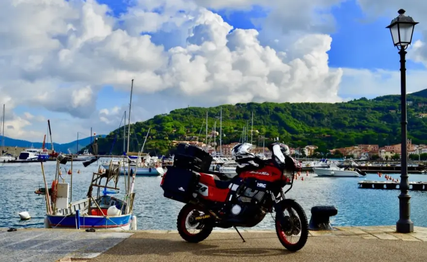 Porto Azzurro, Elba - Guida pratica tra borgo, spiagge e moto