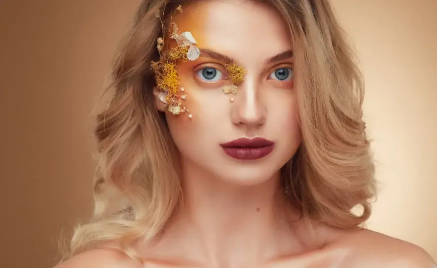 Fotografia beauty - Jak ustawić światło i pozować do portretu?