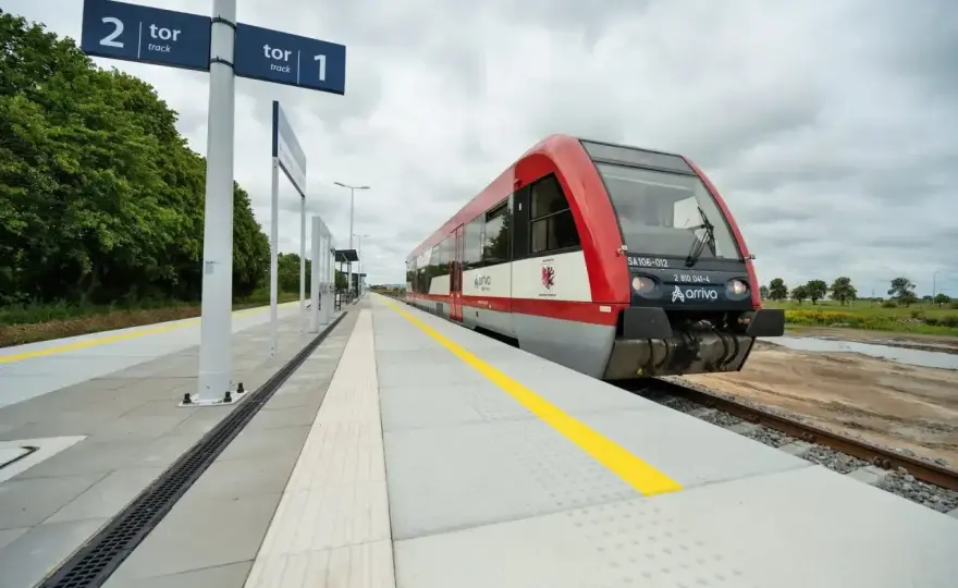 Ostaszewo-Toruń - Jak dojechać? Auto, pociąg czy autobus?