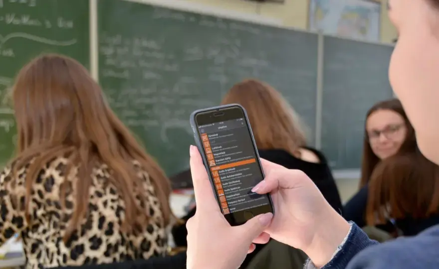 Smartphones im Unterricht - Chance oder Ablenkung?