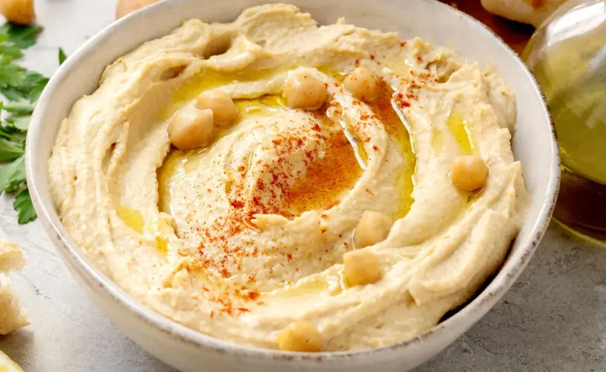 Hummus perfecto - Receta cremosa, trucos y cómo servirlo