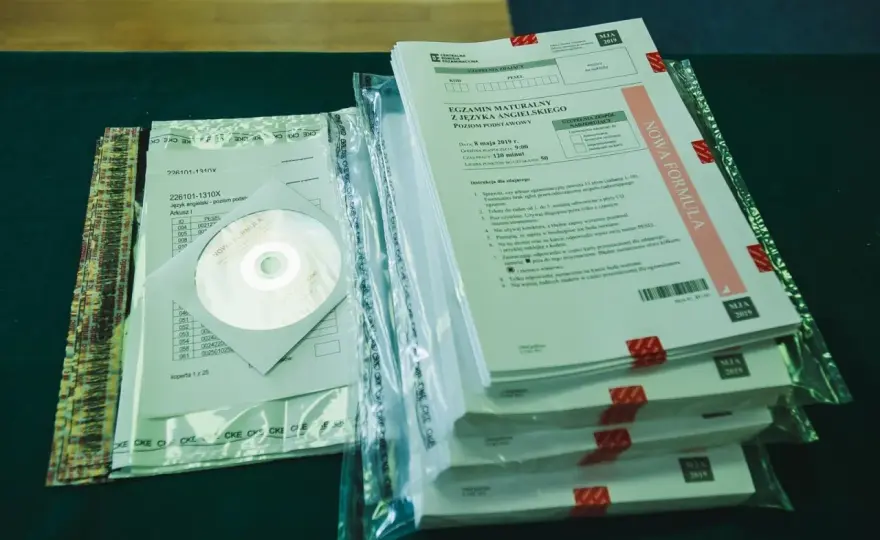 Ile trwa próbna matura z angielskiego? Kluczowe informacje i porady