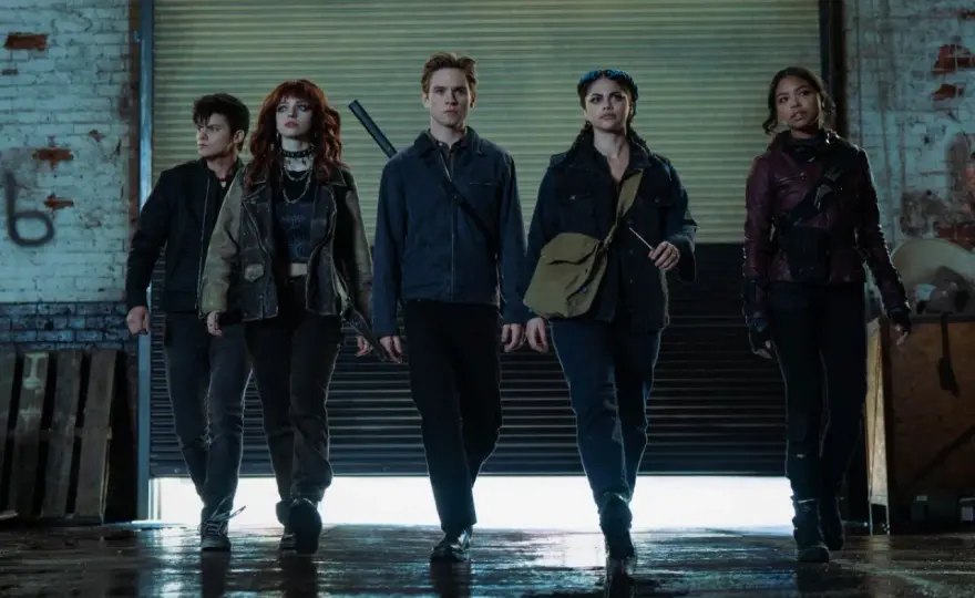 Rycerze Gotham: Dlaczego serial anulowano? Fabuła, obsada, gdzie obejrzeć