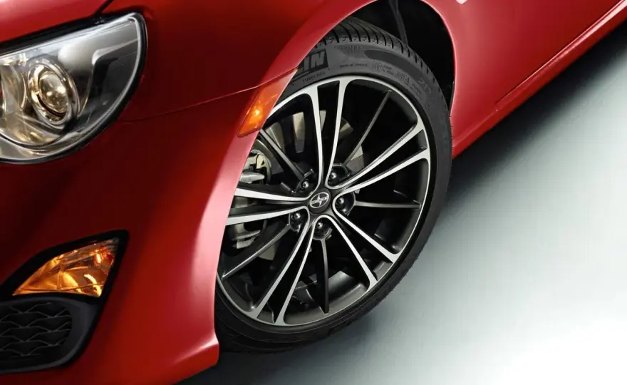 Scion FR-S - Przewodnik zakupowy: Czym się różni i na co uważać?