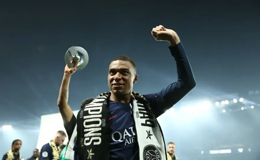 Ile zarabia Mbappe dziennie? Szokujące kwoty, które musisz znać