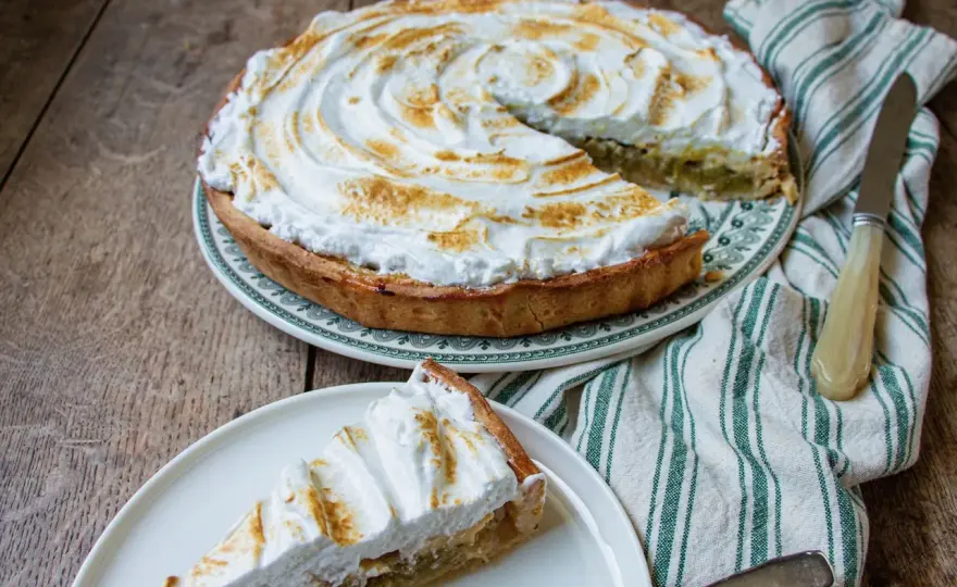 Tarte rhubarbe feuilletée croustillante - Le secret d'un fond parfait