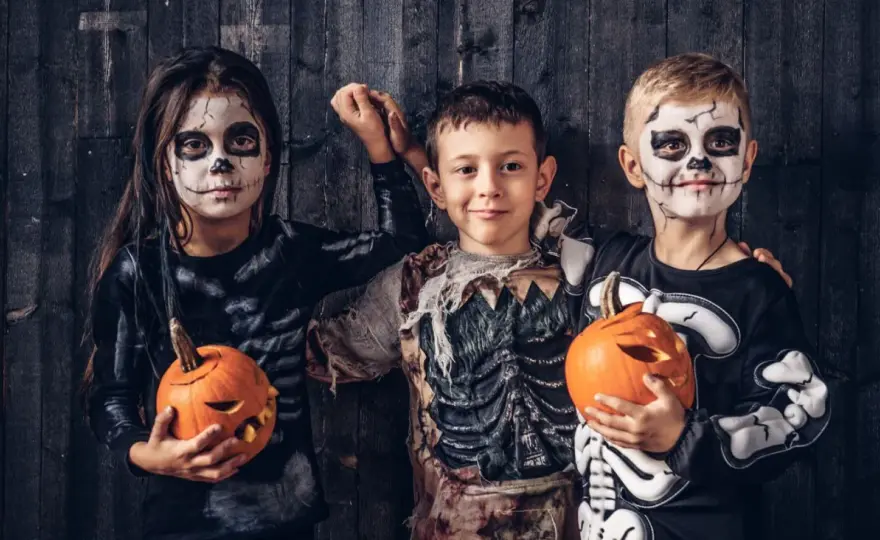 Makijaż na Halloween dla dziecka - Jak malować bezpiecznie i łatwo?