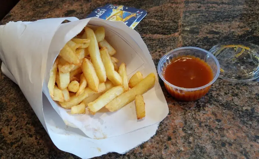 Frytki belgijskie co to? Odkryj ich smak i sekrety przygotowania