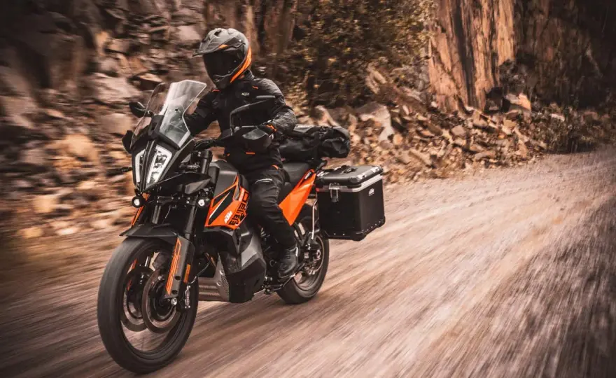 La mejor moto trail de media cilindrada para tu forma de viajar