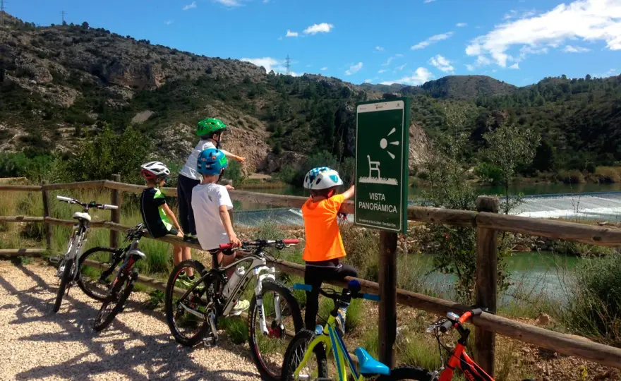 Vía Verde Val de Zafán en bici - ¿Cómo disfrutarla de verdad?