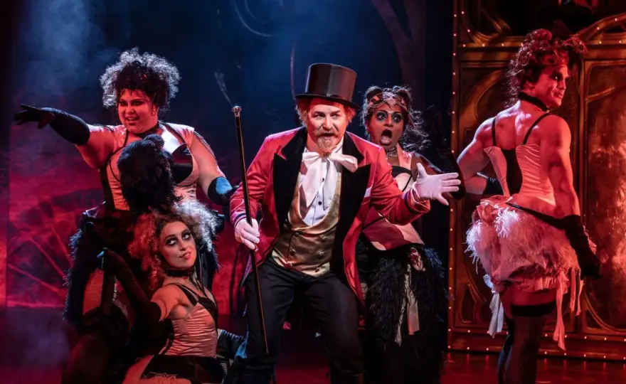 Vad handlar Moulin Rouge om? Film vs Musikal – Förstå historien