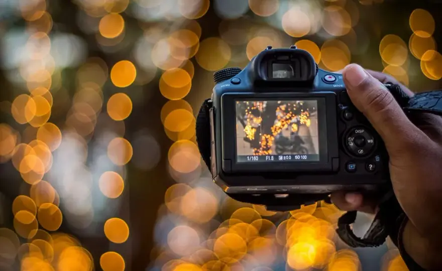 Jaki obiektyw do bokeh wybrać? Poradnik dla pięknego rozmytego tła w zdjęciach