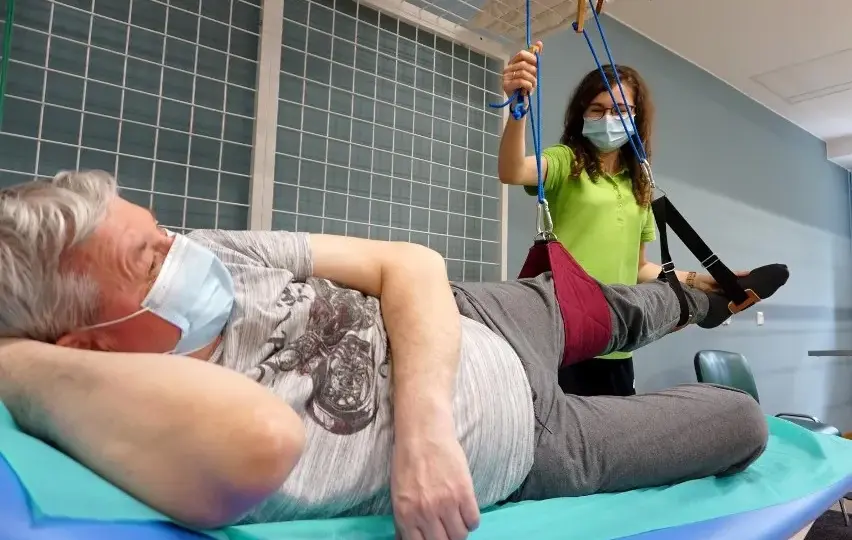 Rehabilitacja uzdrowiskowa: Odzyskaj sprawność z NFZ jak to działa?