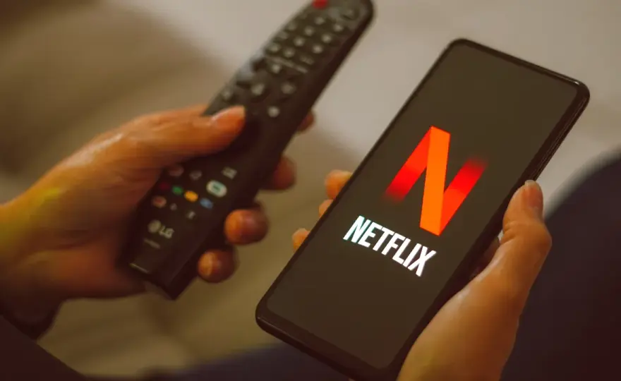 Jak podzielić konto na Netflix i uniknąć problemów z blokadą