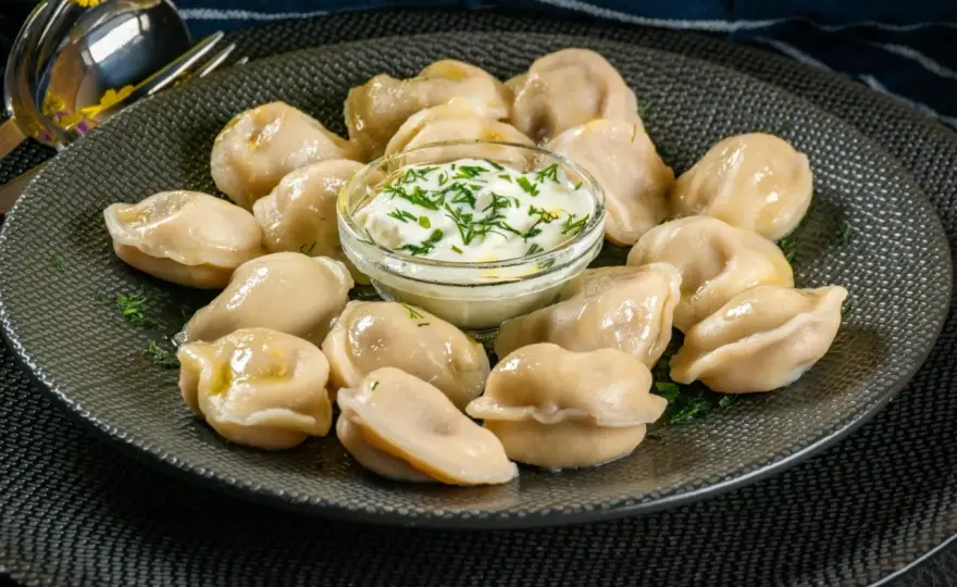 Pierogi z mięsem z rosołu - soczysty farsz i miękkie ciasto