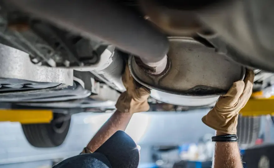 Catalizzatore auto guasto? Sintomi, diagnosi e costi