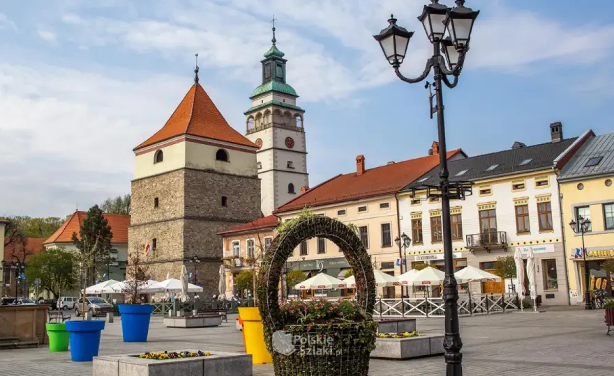 Co zwiedzić w Żywcu? Niezapomniane atrakcje i smaki Beskidów