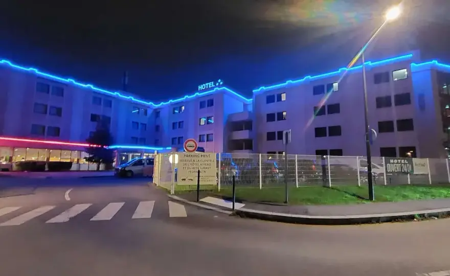 Kyriad Orly Aéroport Athis Mons : Navette, Parking & Confort