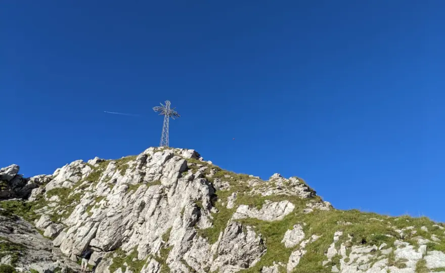 Kasprowy Wierch czy Giewont: który szczyt wybrać na wędrówkę?