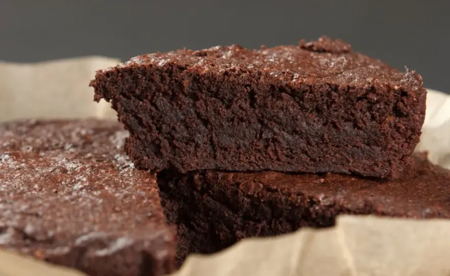 Brownie bez jajek - wilgotne, czekoladowe, zawsze udane