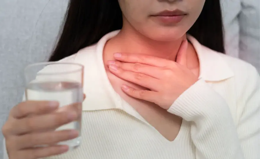 Angina u dorosłych - Objawy, różnice i kiedy iść do lekarza?