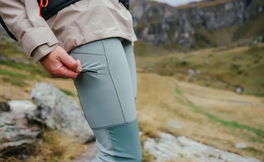 Spodnie trekkingowe – Jak wybrać najlepsze na szlak?