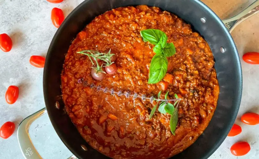 Bolognese mit Rotwein - so wird die Sauce wirklich rund