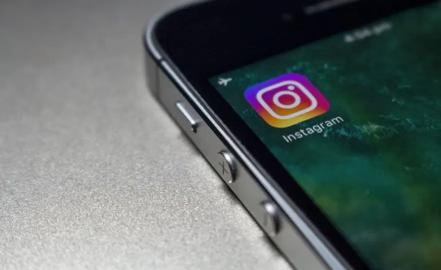 Czy widać screeny relacji na IG? Prawda o powiadomieniach
