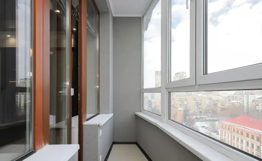 Loggia - wnęka w bryle domu. Czy to lepsze niż balkon?