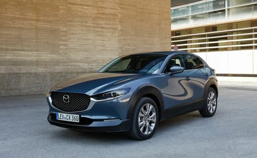 Mazda CX-30 - Czy to auto dla Ciebie? Poznaj wady i zalety!