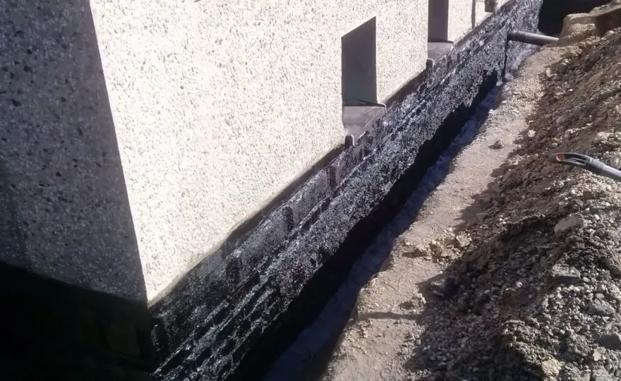 Co na izolację pionową fundamentów? Najlepsze materiały i metody
