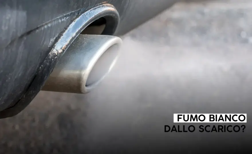 Fumo bianco dal motore - cosa significa e quando fermarsi