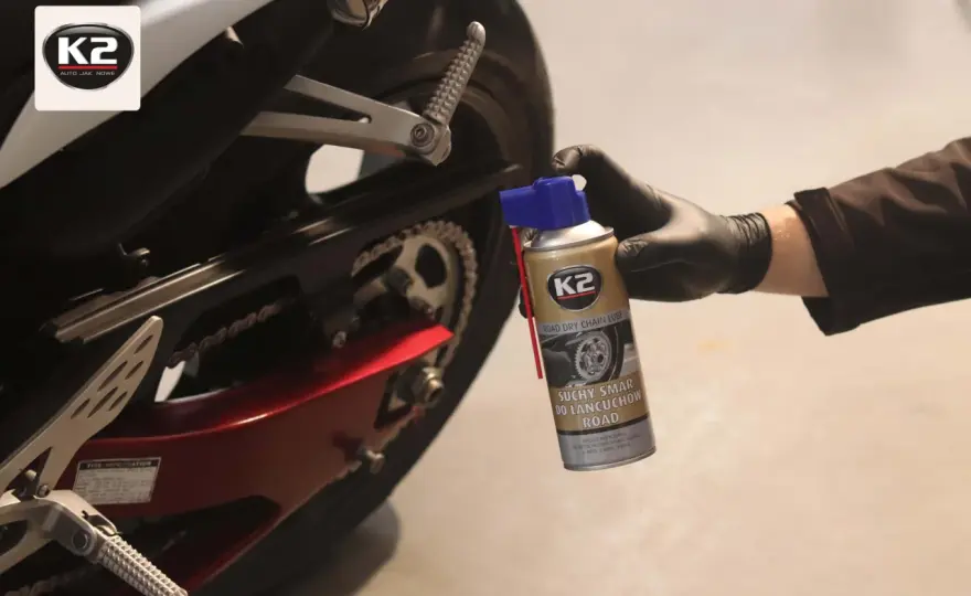 Smar do łańcucha motocyklowego: Suchy czy mokry? Wybierz mądrze!
