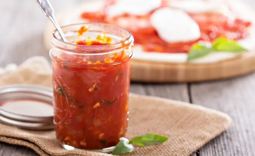 Domowy sos do pizzy z passaty: Sekret smaku jak z Włoch