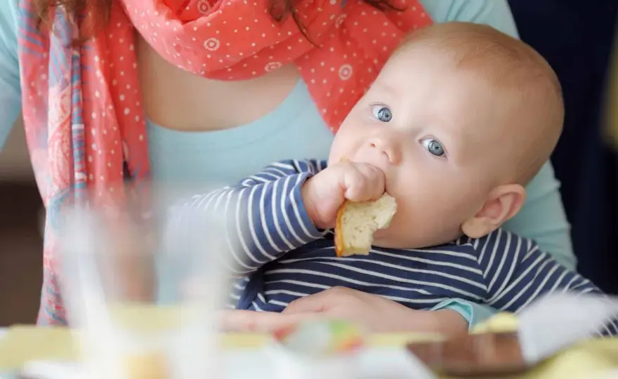 Svezzamento a 6 mesi - come capire se il bambino è pronto
