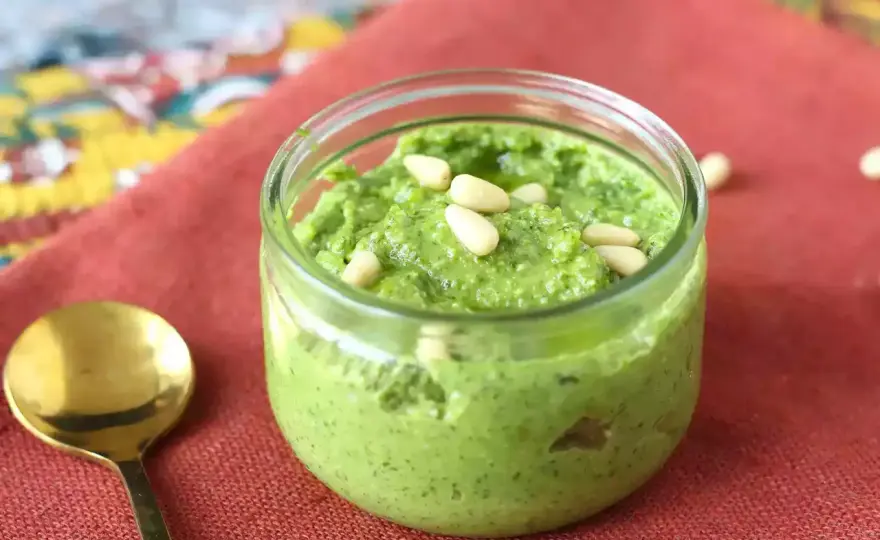 Pasta al pesto casera cremosa sin nata en 20 minutos