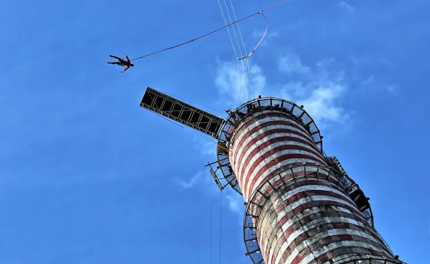 Najwyższy skok na bungee w Polsce - Gdzie jest 90 m i ile kosztuje?